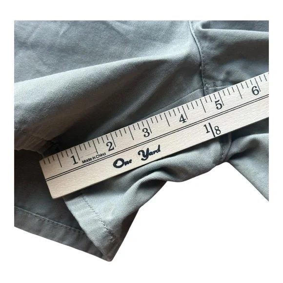 DKNY JEANS‎ Women’s Shorts Size 8 Color Khaki - Picture 3 of 6